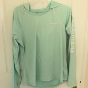 Columbia PFG Omni – shade sun protection woman’s size medium shirt